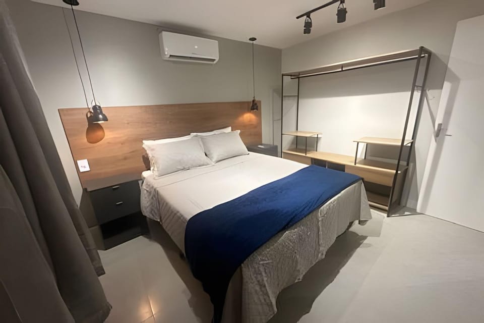 Photo of the whole room, Bedroom, wardrobe