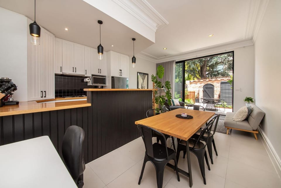 Dining area, kitchen