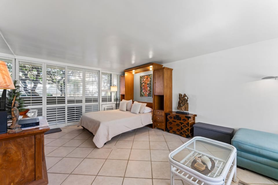 Facade/entrance, Living room, Bedroom