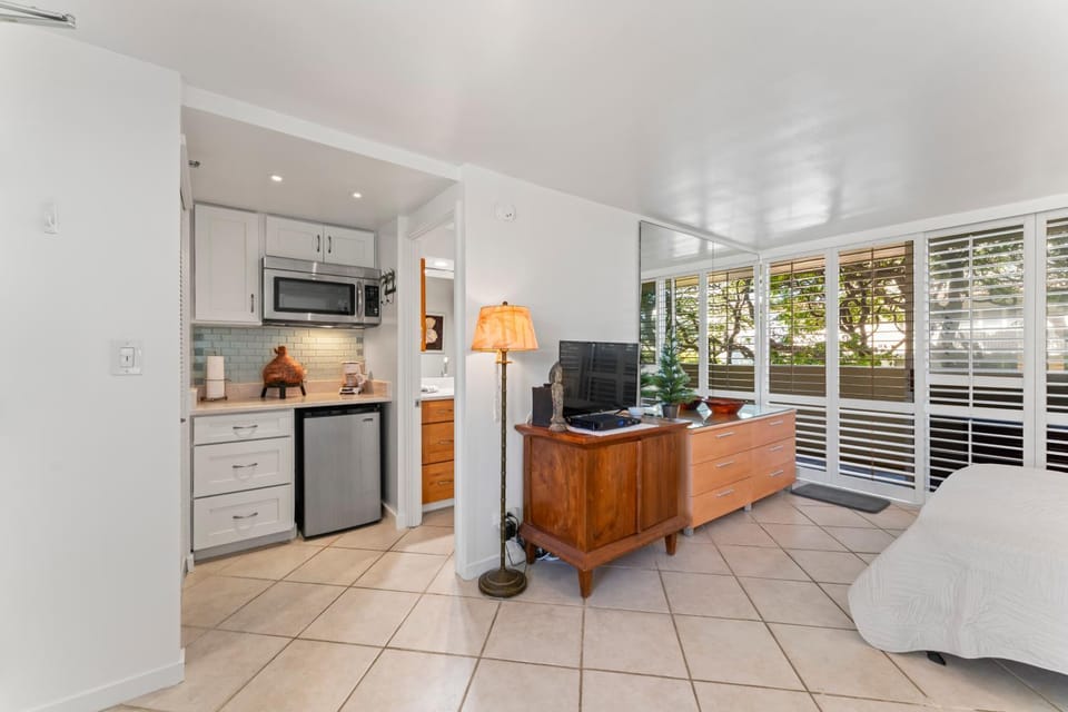 TV and multimedia, Kitchen or kitchenette, Living room, Bedroom
