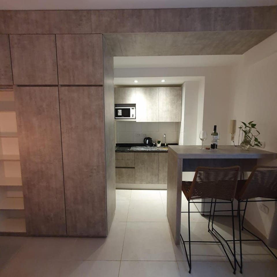 Kitchen or kitchenette, Dining area, minibar