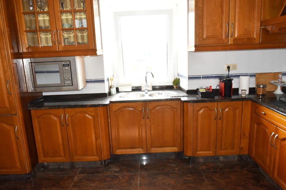 microwave, kitchen