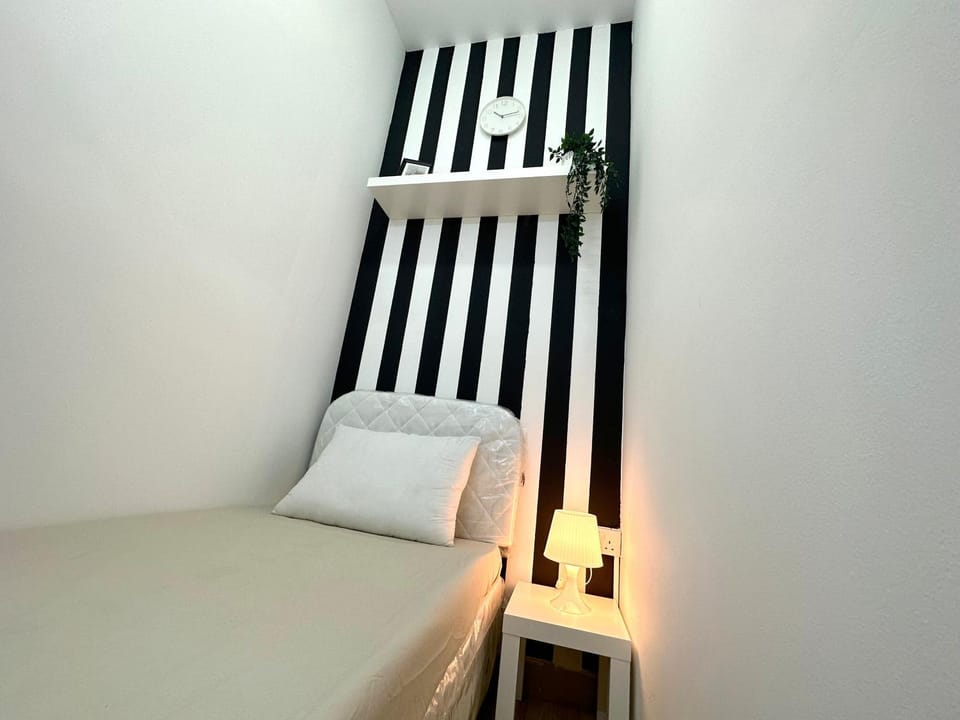 Striped Partition Room in Barsha 1 Near Mall of the Emirates Vacation rental in Dubai
