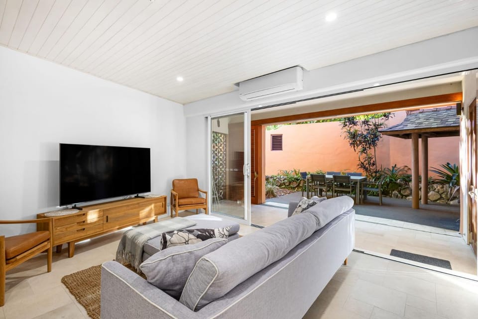 Living room, air conditioner