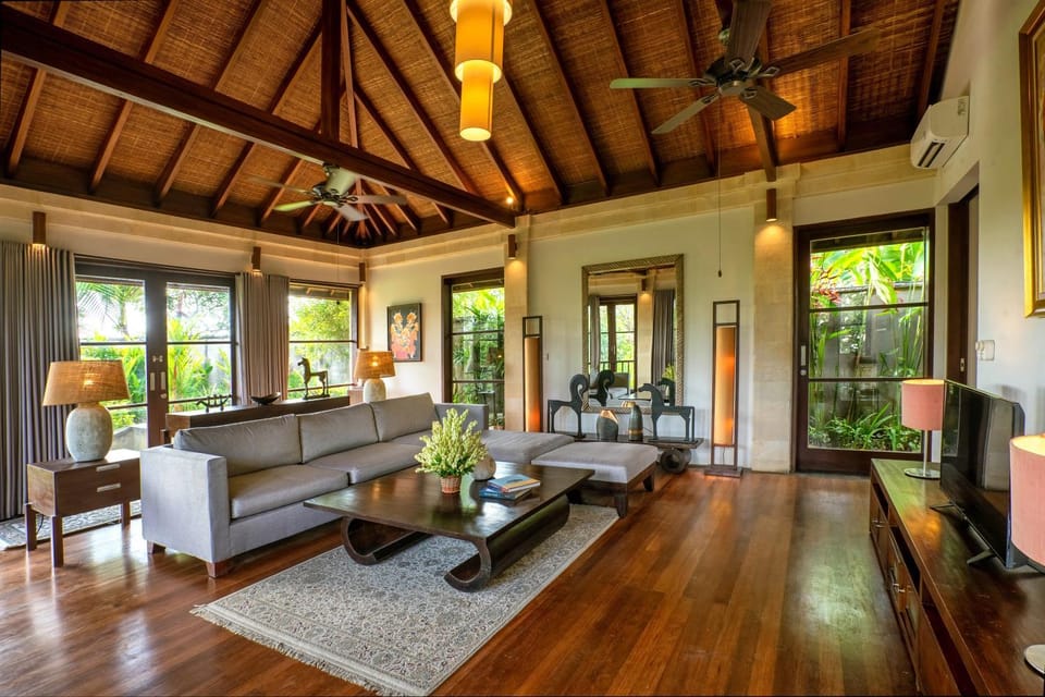 Communal lounge/ TV room, Living room