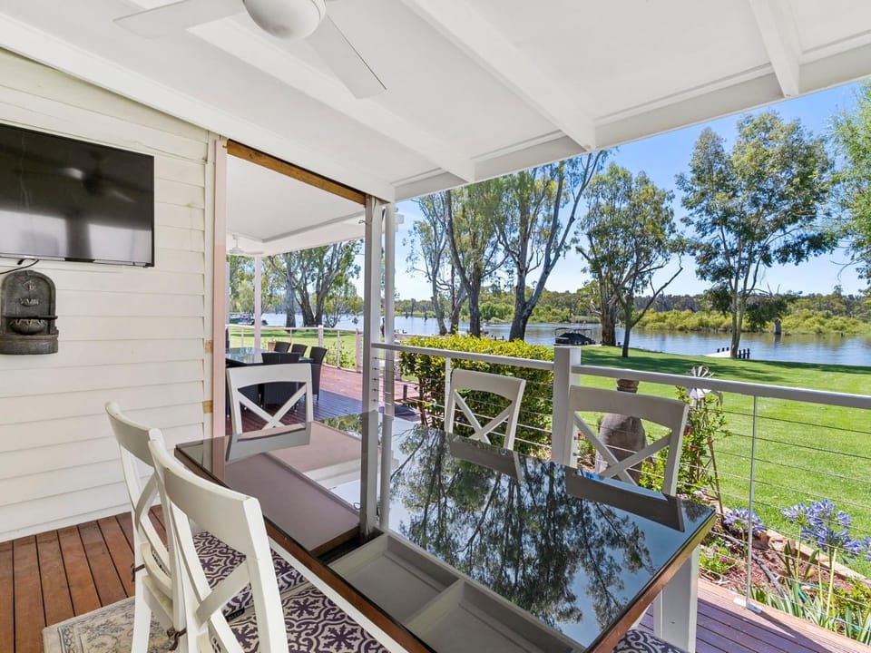 River Views House in Bundalong