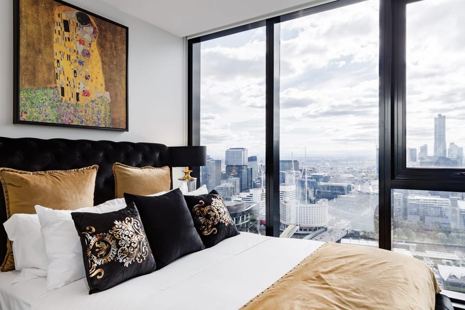 Bed, View (from property/room), Bedroom, City view