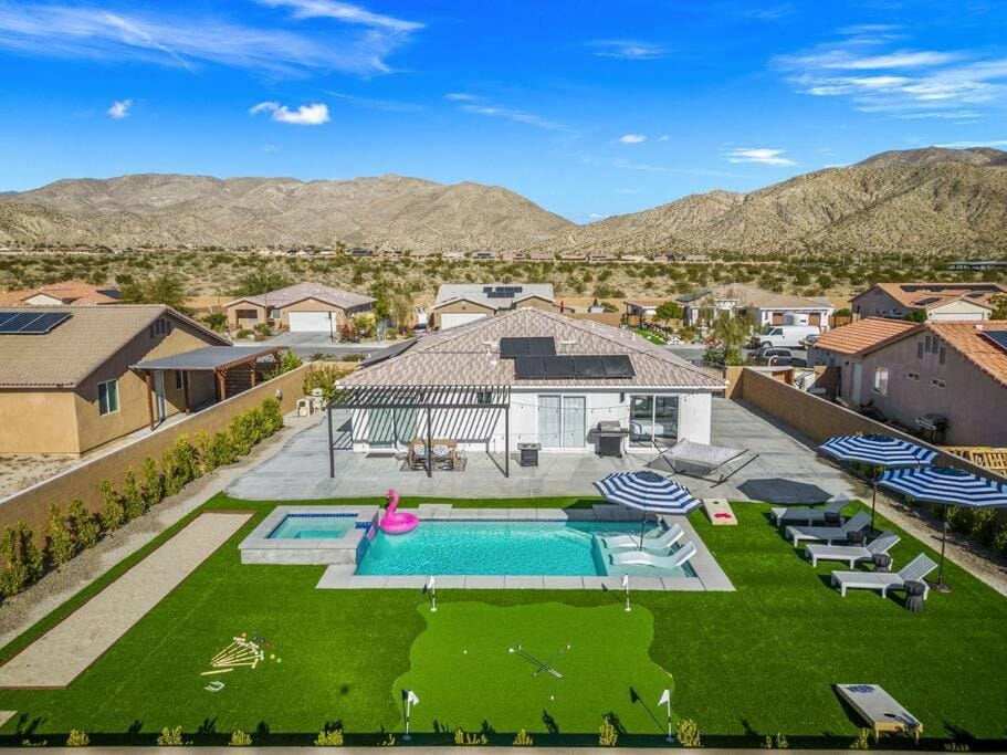 Salida Del Sol by Rather Be Properties House in Desert Hot Springs