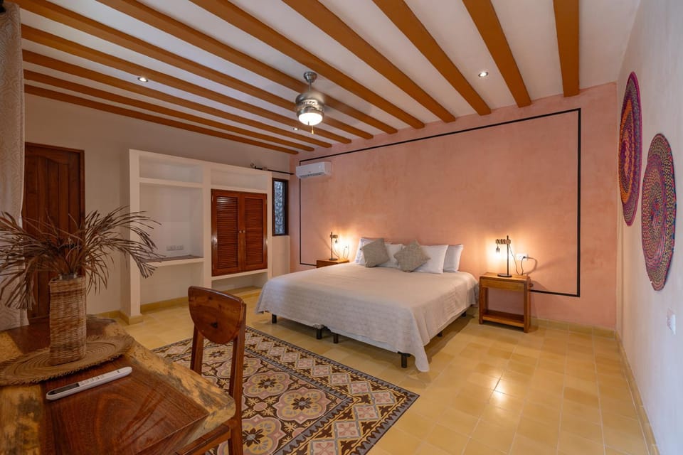 Bed, Photo of the whole room