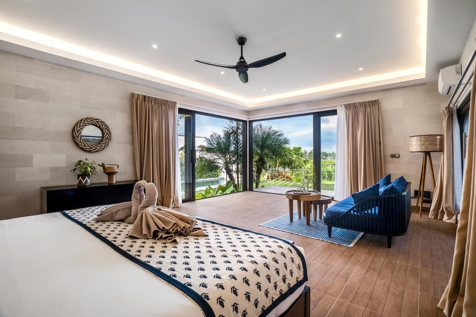 Bed, View (from property/room), Photo of the whole room, Bedroom, air conditioner