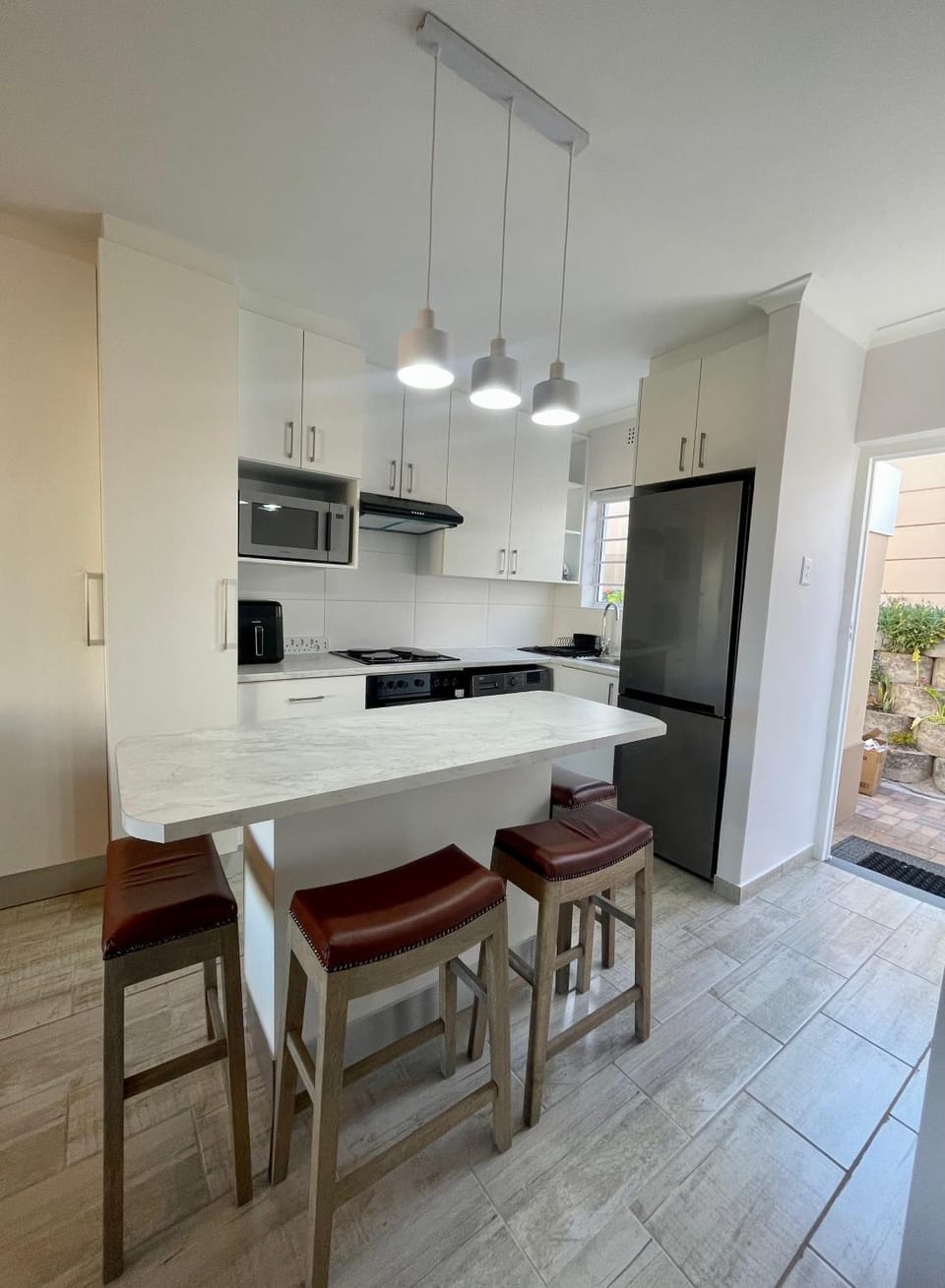 Kitchen or kitchenette, Dining area, minibar, pet friendly, stove, washing machine