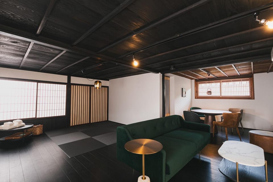 Living room, Photo of the whole room