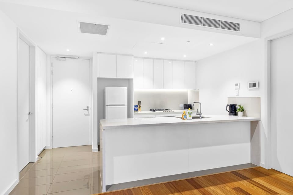 Modern 2BR Ground-Floor APT in Heart of Burwood Apartment in Sydney