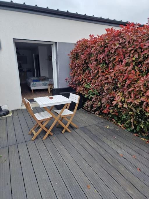 Property building, Day, Garden, View (from property/room), Balcony/Terrace, Dining area