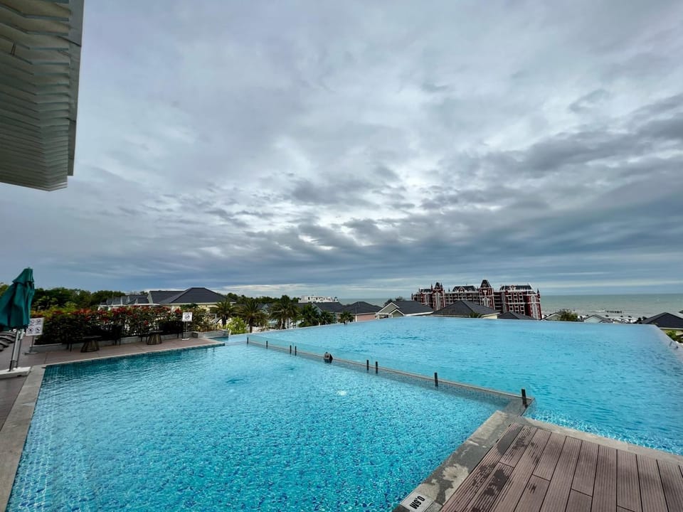 Swimming pool, Swimming pool