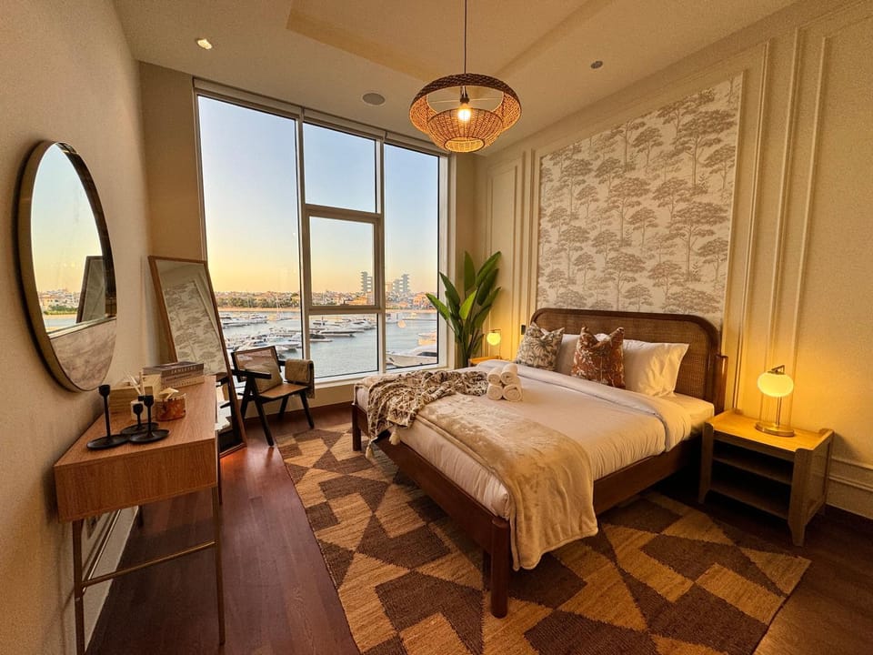 Bed, Photo of the whole room, Seating area, Bedroom, Sea view