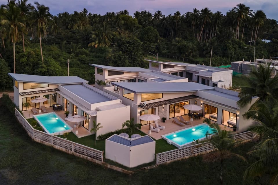 Property building, Day, Garden view, Pool view, Swimming pool, sunbed
