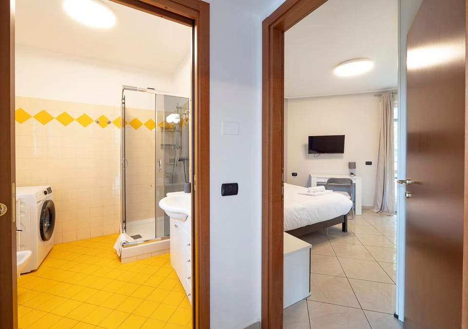 Bed, Bathroom, towels