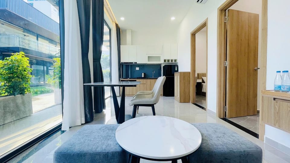 View (from property/room), Kitchen or kitchenette, Seating area
