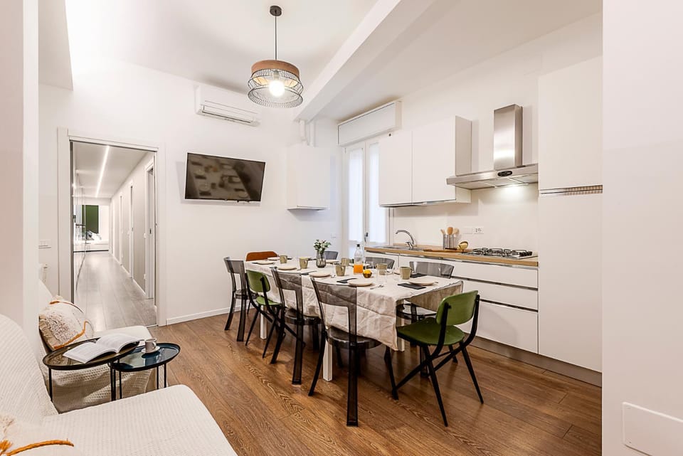 TV and multimedia, Kitchen or kitchenette, Living room, Seating area, Dining area, dishwasher, kitchen, air conditioner