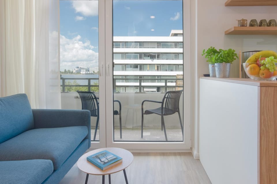 View (from property/room), Balcony/Terrace, Living room, Seating area, Dining area