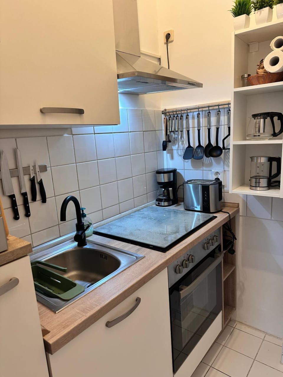 Coffee/tea facilities, dishwasher, pet friendly, stove, toaster