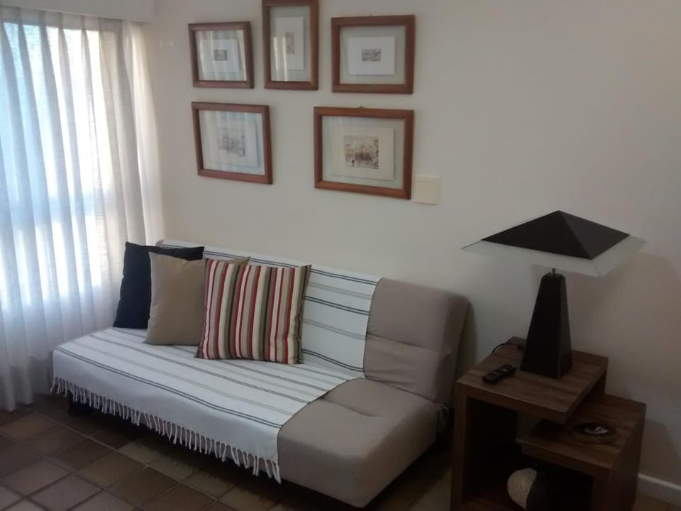 Day, Living room