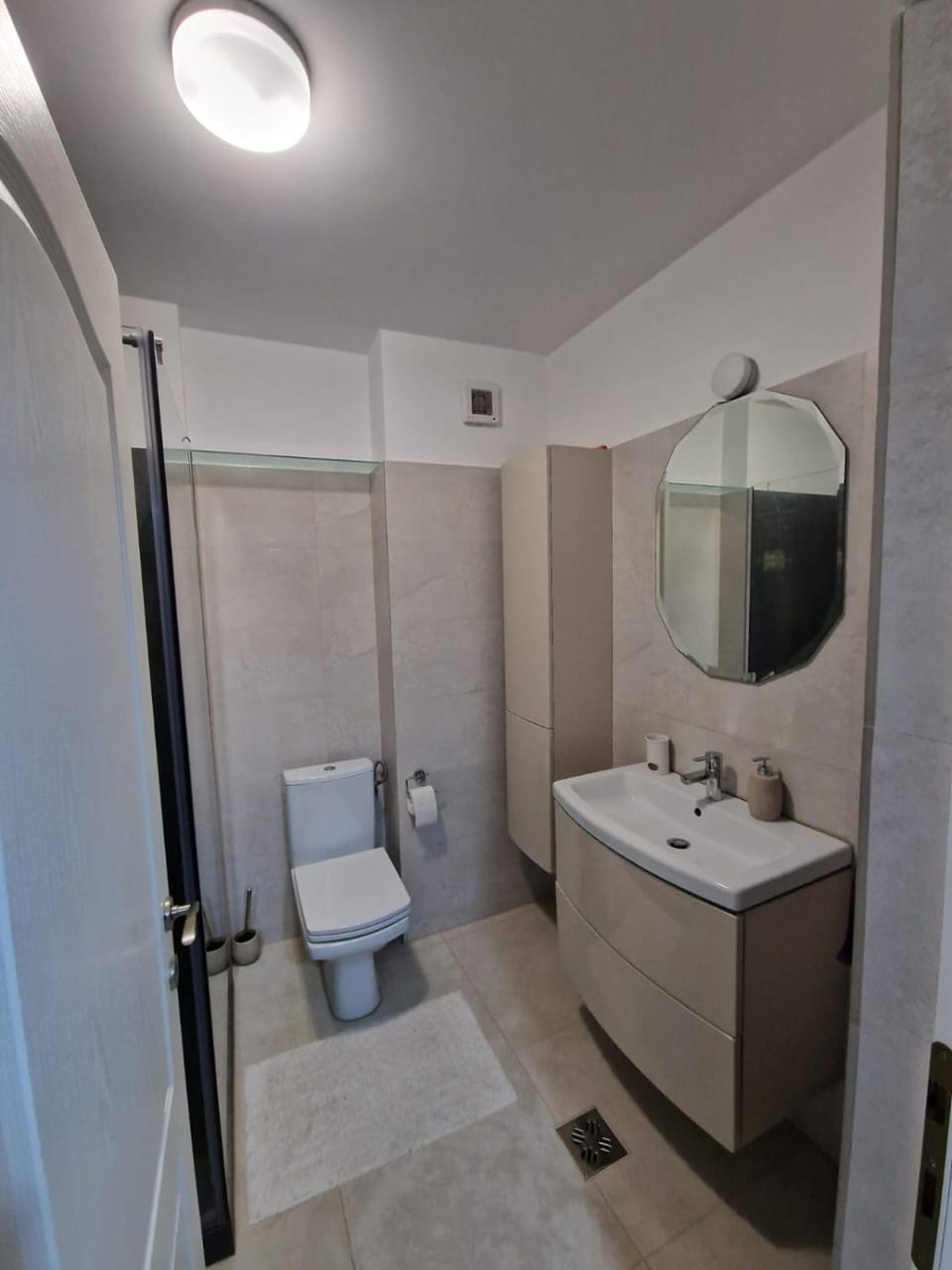 Shower, Toilet, Bathroom, towels