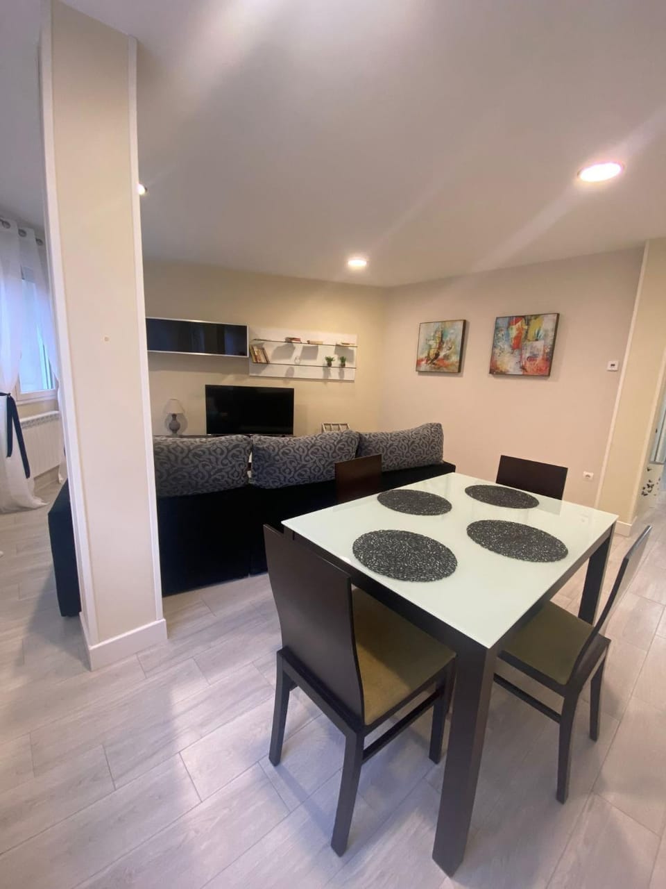 TV and multimedia, Living room, Dining area