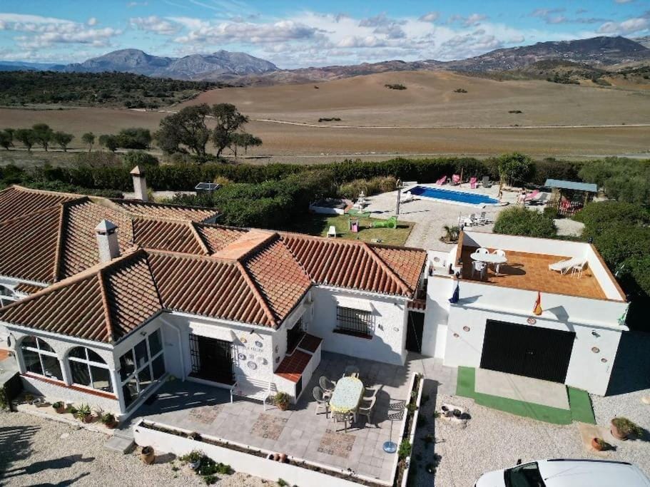 Property building, Bird's eye view, Mountain view, Swimming pool, sunbed