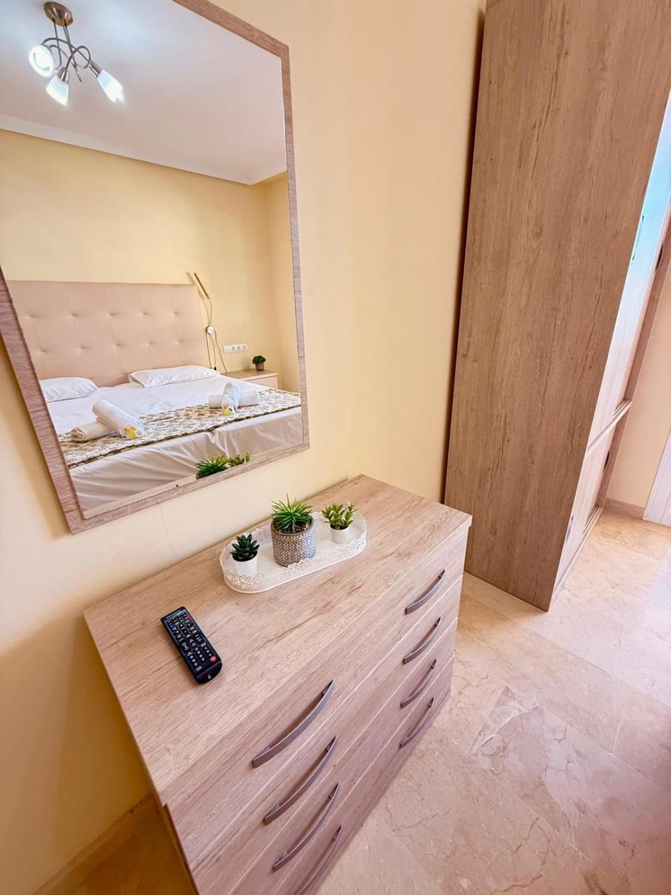 Large Apartment with Sea Views & Terrace Apartment in Benalmadena