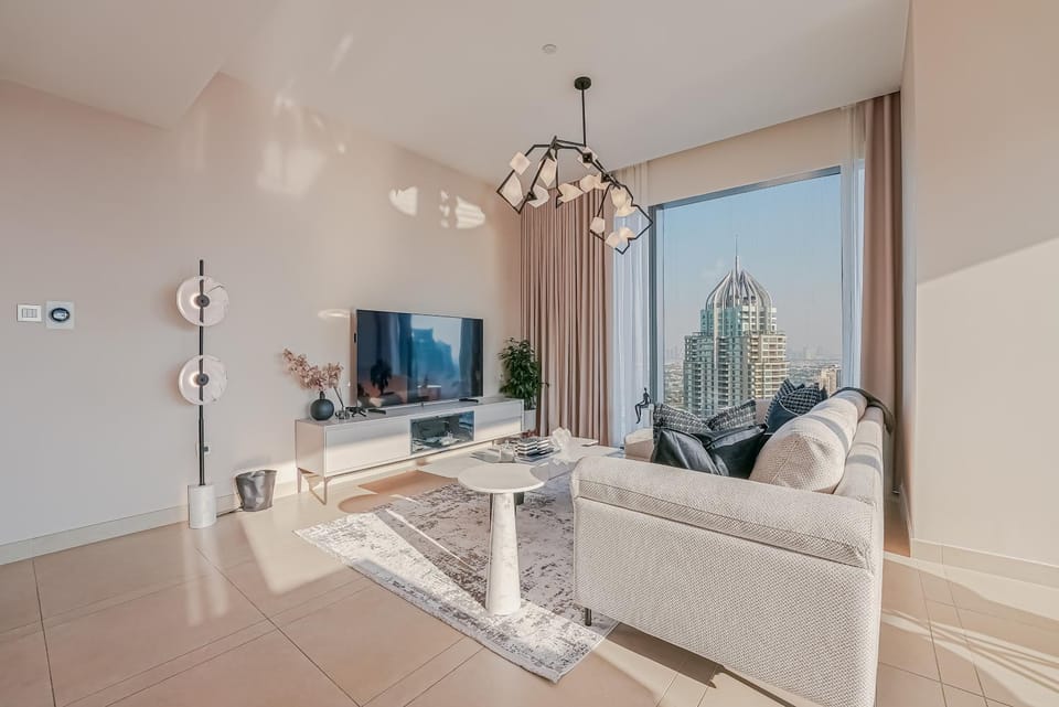 Communal lounge/ TV room, TV and multimedia, Living room, Seating area, Evening entertainment, City view