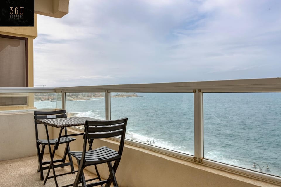 Patio, Day, Natural landscape, View (from property/room), Balcony/Terrace, Dining area, Beach, Lake view, River view, Sea view