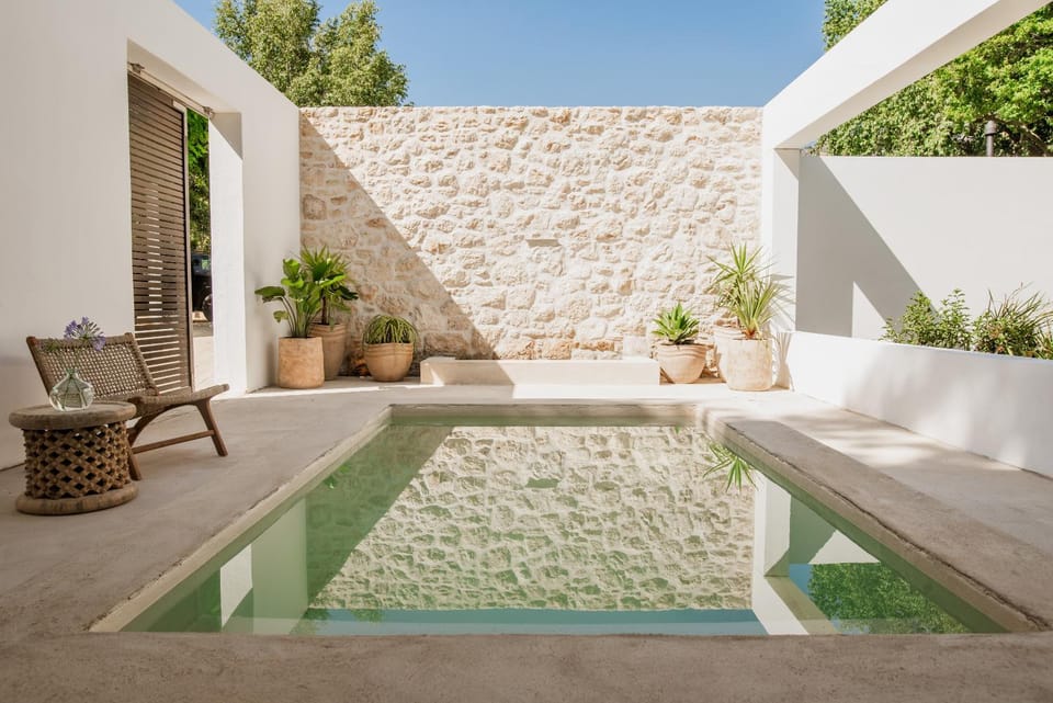 Swimming pool, Swimming pool