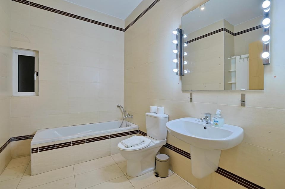 Toilet, Bathroom, Bath, towels