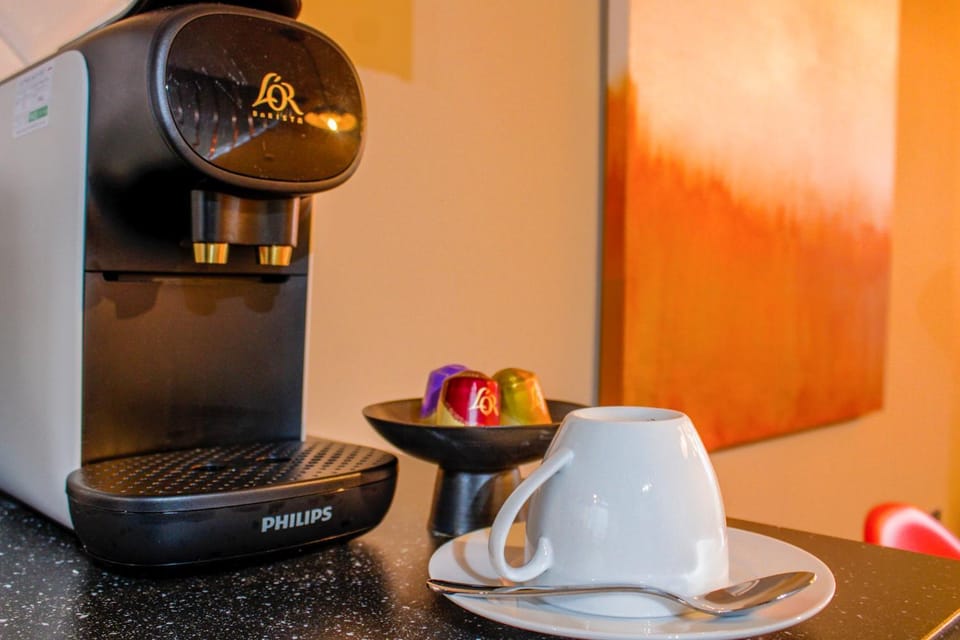 Coffee/tea facilities, Kitchen or kitchenette
