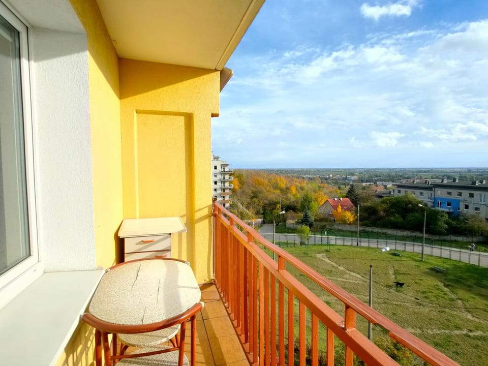 Property building, Day, Natural landscape, View (from property/room), Balcony/Terrace, Dining area