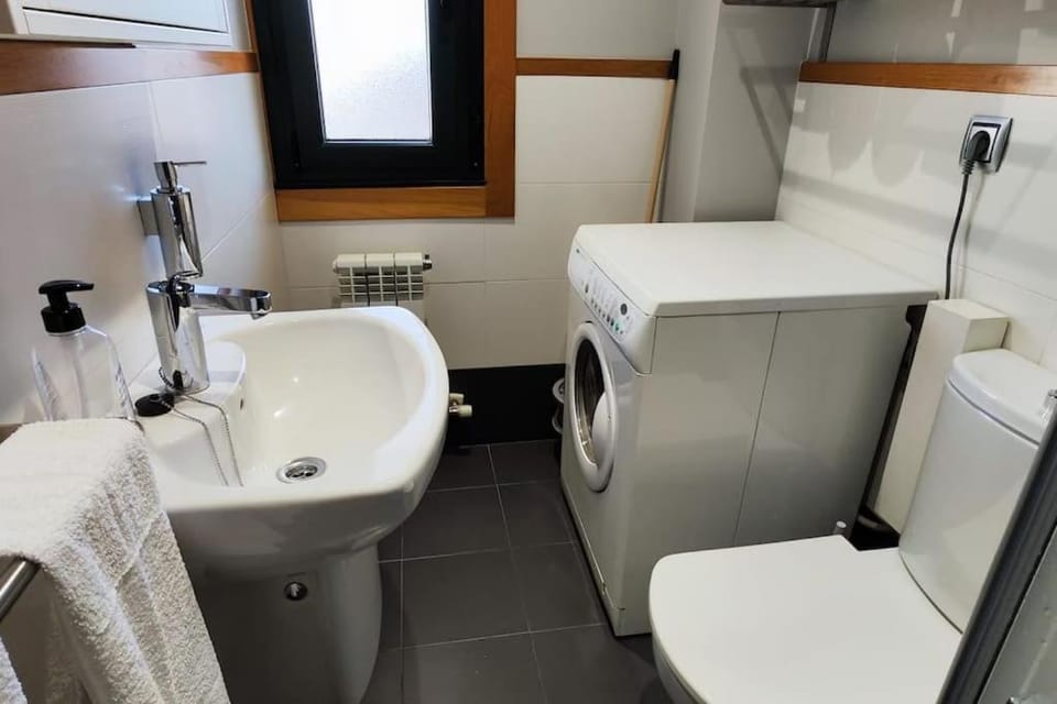 Joaquin Lóriga diseño centro Vigo Apartment in Vigo