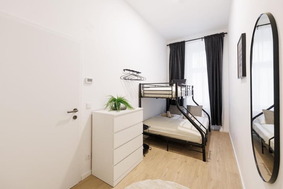 Bed, Photo of the whole room, bunk bed