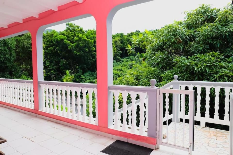 Terrasse des Manguiers : logement indépendant House in Leeward Islands