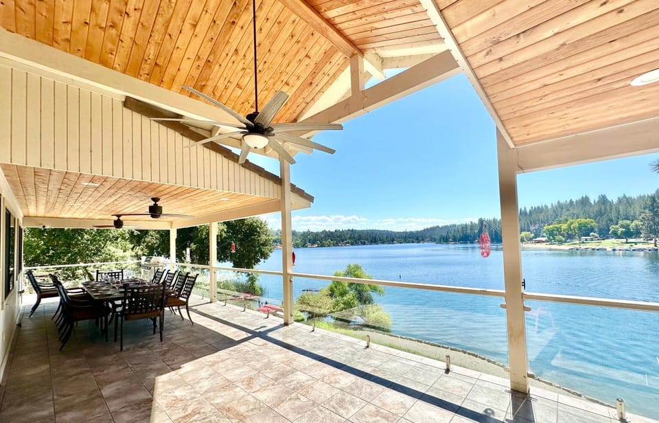 Balcony/Terrace, Dining area, Diving, Lake view, Dinner