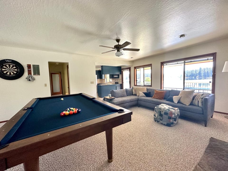 Billiard, Darts, Game Room, Lake view