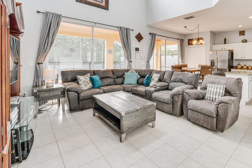 7 Mi to Disney: Kissimmee Home w/ Pool & Hot Tub! House in Kissimmee