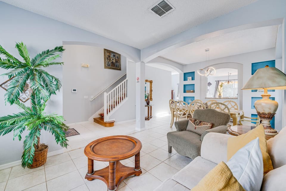 7 Mi to Disney: Kissimmee Home w/ Pool & Hot Tub! House in Kissimmee