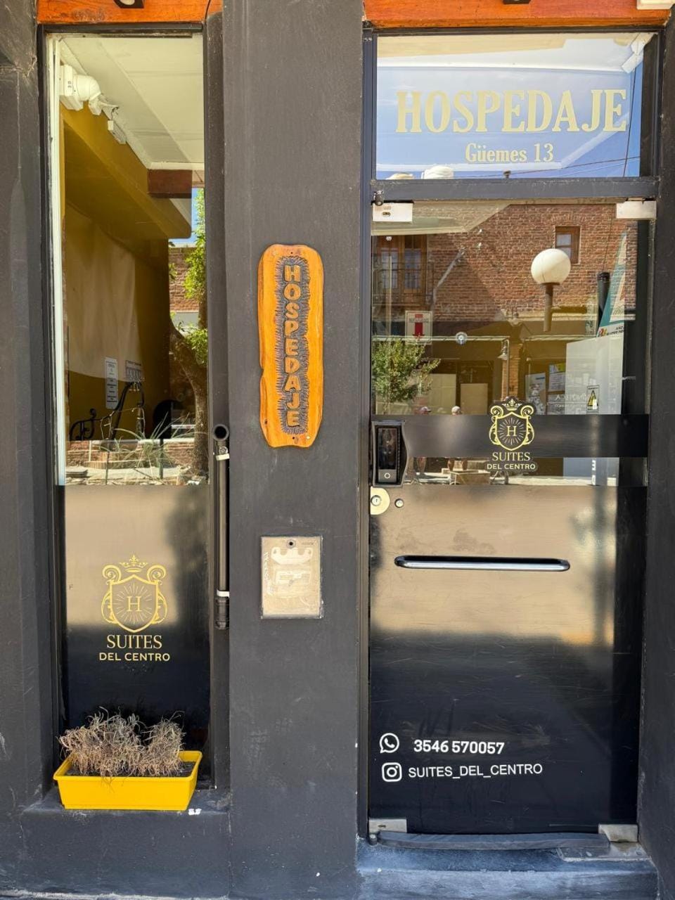 Facade/entrance