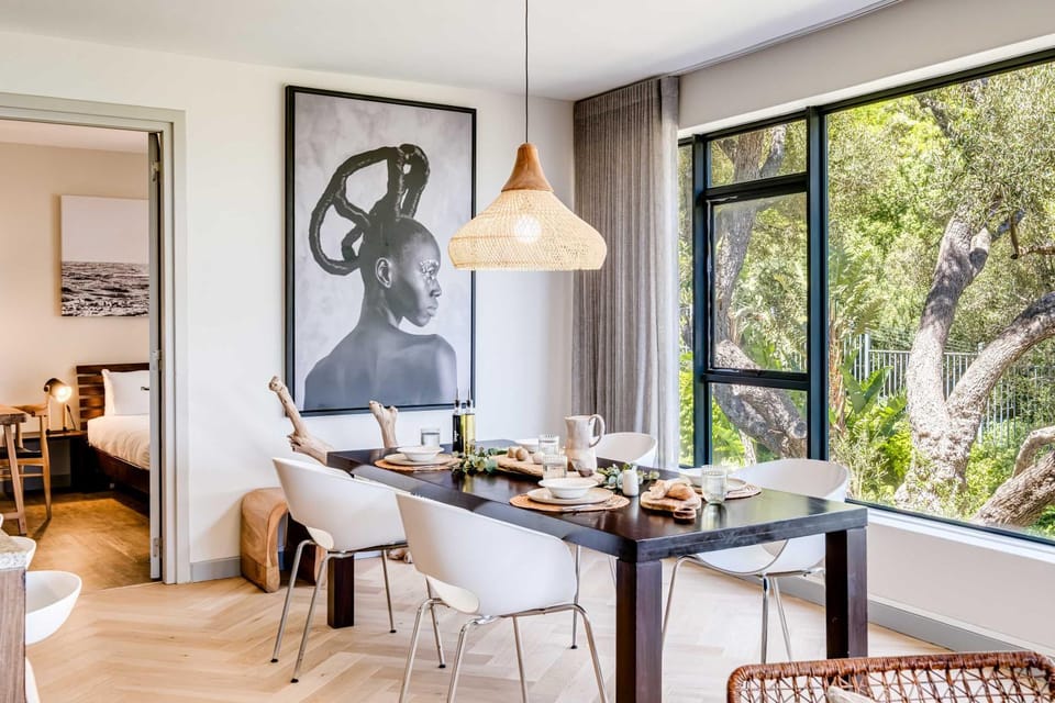 Seating area, Dining area