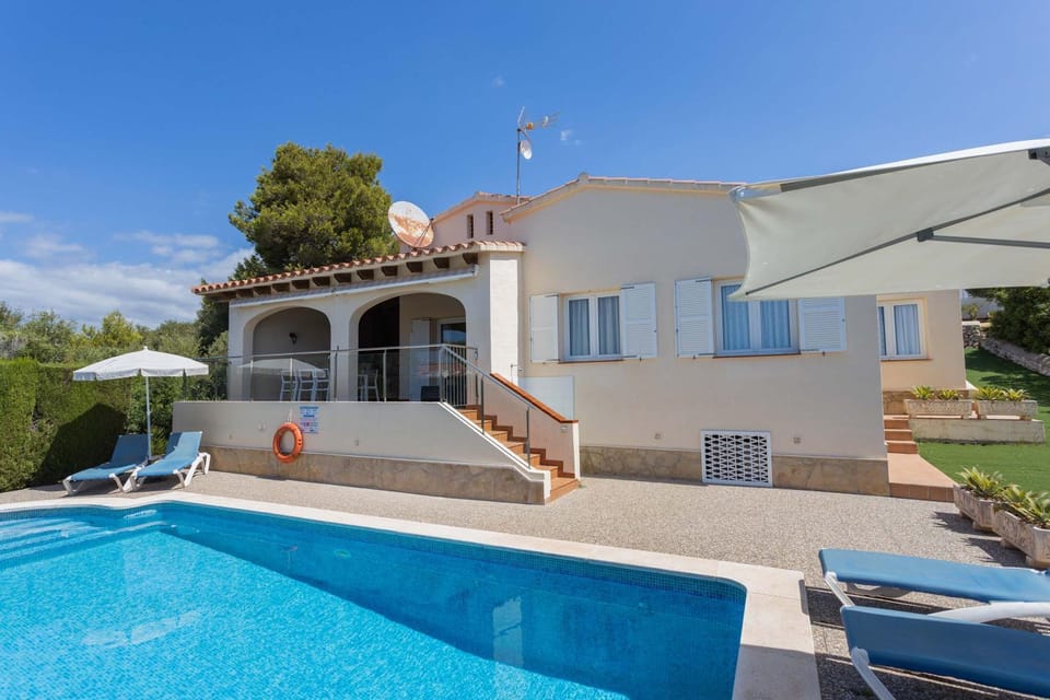 Villa Primrosa - beautiful sea views Villa in San Jaime Mediterráneo