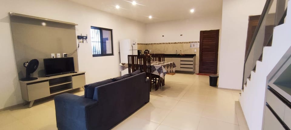 Communal lounge/ TV room, TV and multimedia, Seating area, Evening entertainment, stove