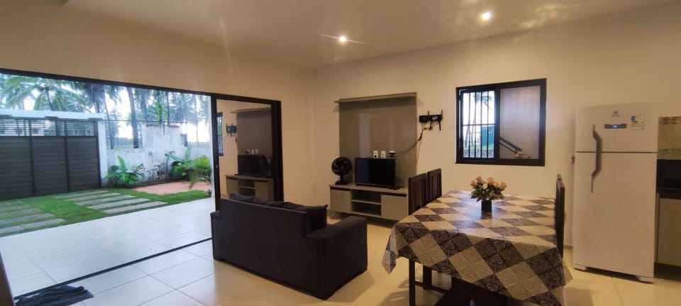 Patio, Communal lounge/ TV room, TV and multimedia, Kitchen or kitchenette, Seating area, Evening entertainment