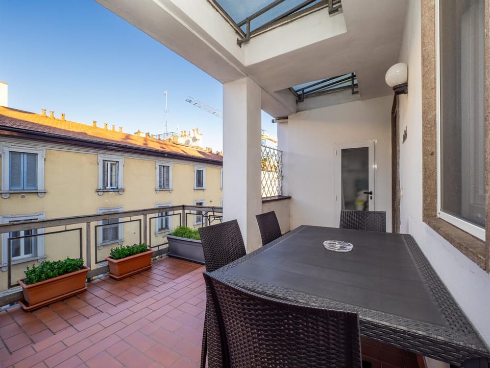 Patio, Day, Balcony/Terrace